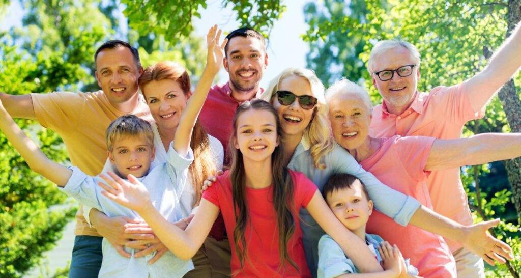 Grosseltern-Enkel-Tag (gdl_839981953_image)