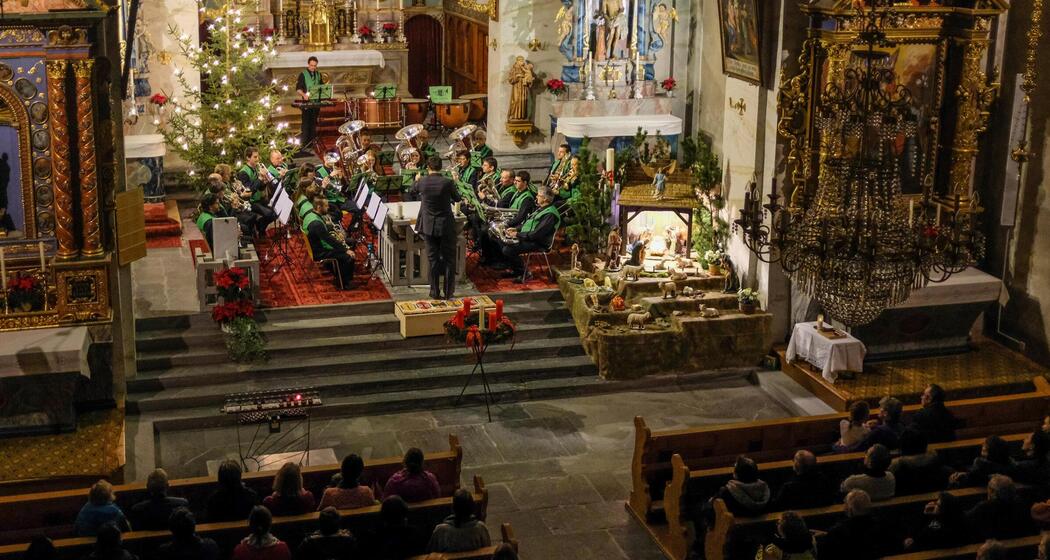 Weihnachtskonzert der Uniaun da musica Lantsch (gdl_839982044_image)