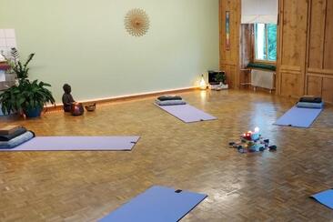 Yoga-Kurse (gdl_839982092_image)