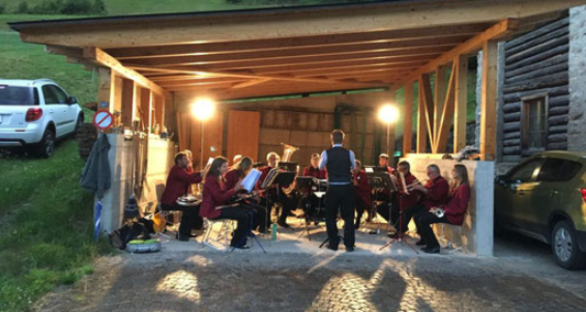 Platzkonzerte Musikgesellschaft Bergün in Stuls und Latsch (gdl_841431820_image)