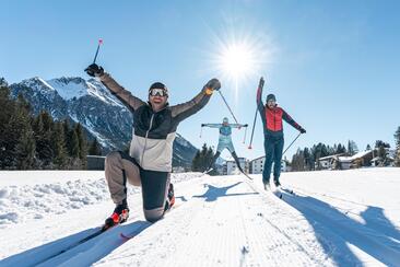 CROSS-COUNTRY SKIING GROUP LESSONS SKATING (gdl_843640285_image)