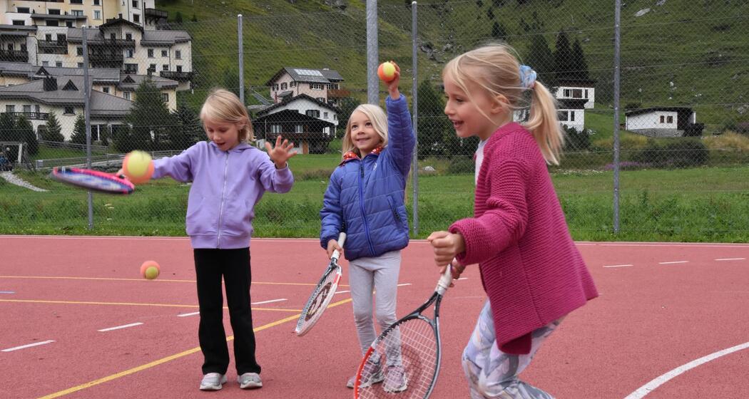 Plausch-Tennis für Kinder (gdl_859926727_image)