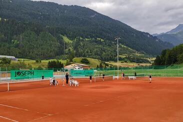Plausch-Tennis für Kinder (gdl_859926764_image)