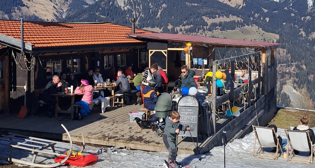 Ride and Slide - Waterslide beim Eisbahnhüttli (gdl_860084010_image)