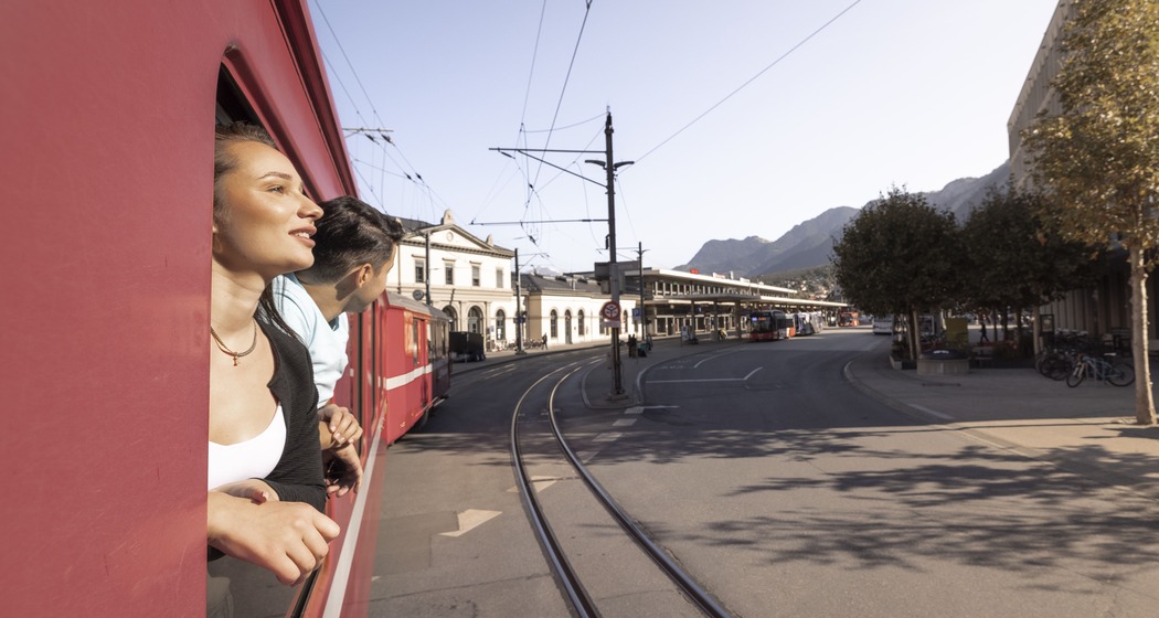 Auf Durch-Zug mit Kondukteur Gion-Gieri (gdl_862480687_image)