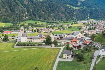 Guided tour of the village of Müstair (gdl_863973838_image)