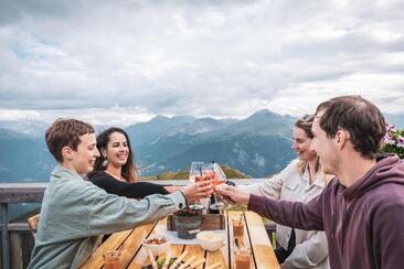 Gipfel Fondue Lenzerheide (gdl_863988786_image)