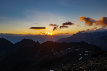 Sunrise on the Rötlspitz (3026 m above sea level) (gdl_864631262_image)