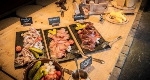 1. August-Älplerbrunch mit Volksmusik (gdl_875970939_image)