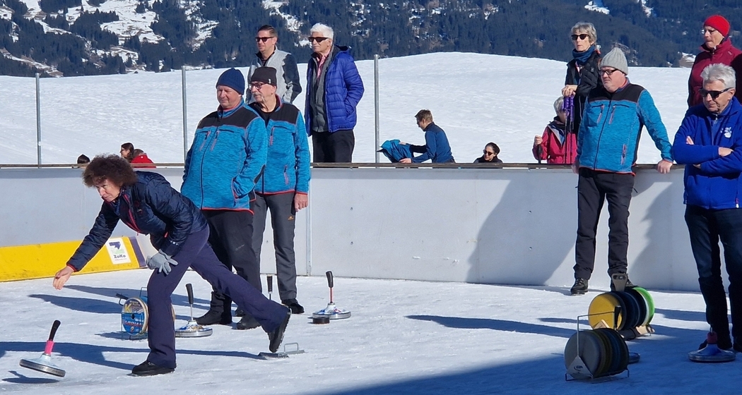 Eisstock Bündnermeisterschaft in Obersaxen-Misanenga (gdl_894503764_image)