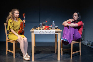 Fünf Uhr morgens / П'ята ранку / الخامسة فجرا (gdl_895396740_image)