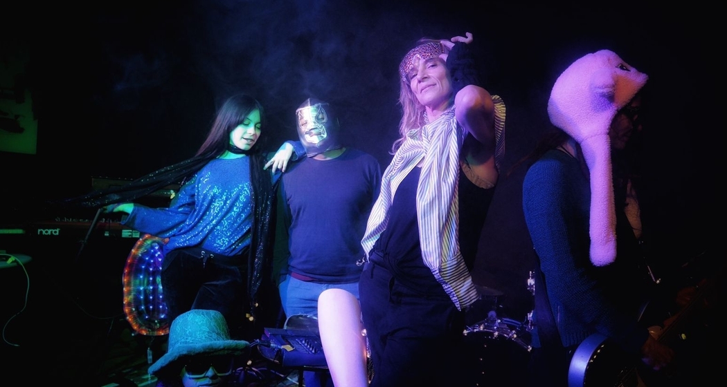 GINA ESTRADA & LAS MILAGRITAS + LADUNNA | Doppelkonzert (gdl_895544161_image)