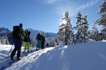 Randonnées à ski avec entraînement de Cantienica et de Faszien dans la charmante Surselva (gdl_896948997_image)