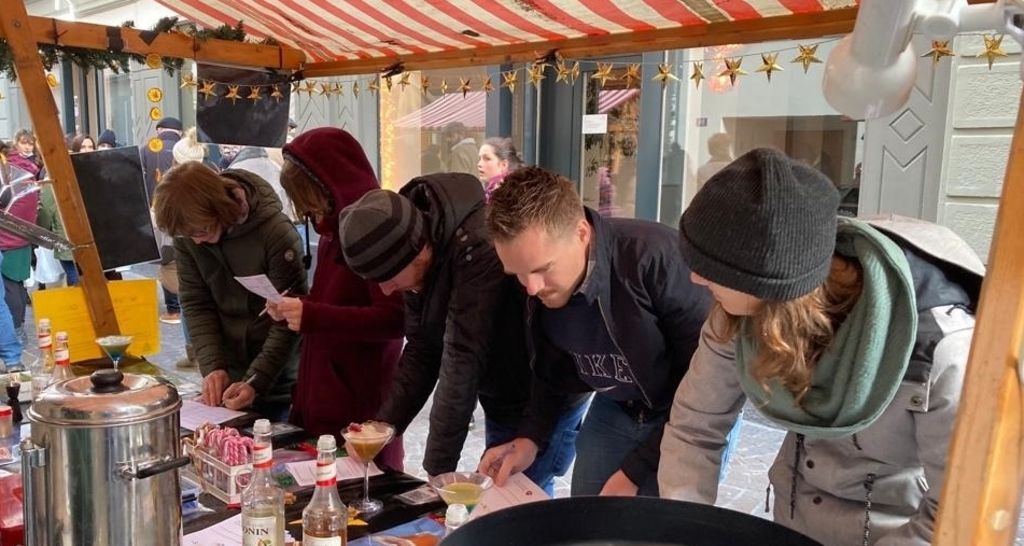 Weihnachtsmarkt mit dem Frauenarbeitskreis (gdl_897794042_image)