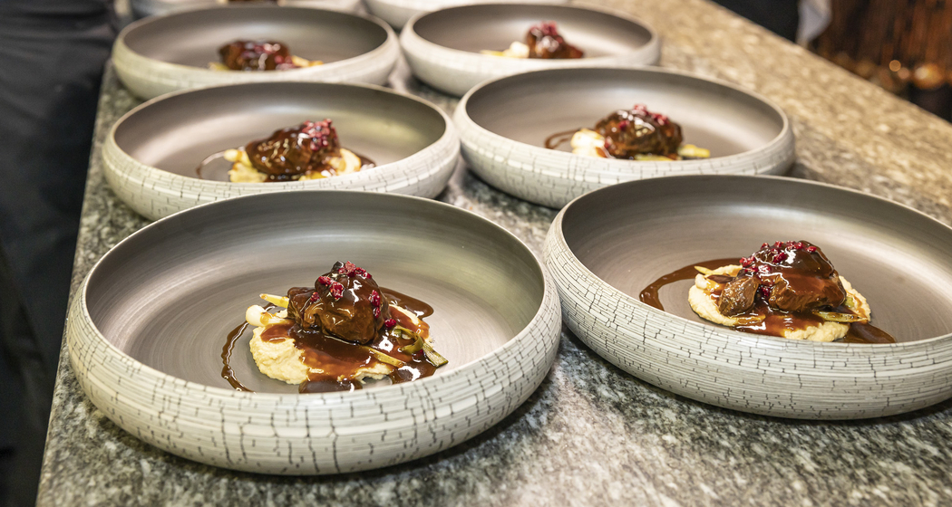 Kochkurs mit Dario Cadonau zum Thema "Schmoren und Wintergerichte" (gdl_898965969_image)