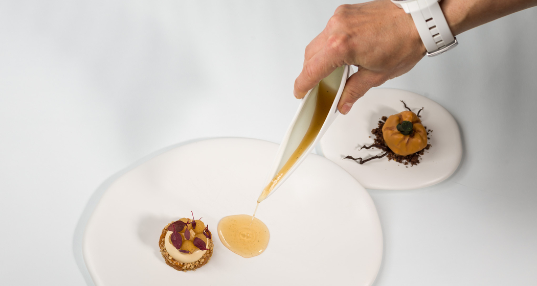 Kochkurs mit Dario Cadonau zum Thema "Grundfonds und Saucen" (gdl_898965995_image)