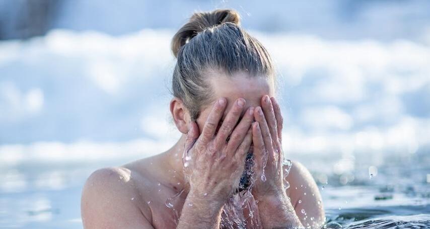 Eisbadi Auszeit (gdl_899304947_image)