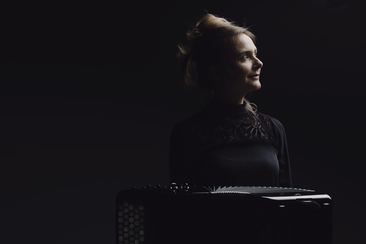 VIVIANE CHASSOT · AKKORDEON solo · Folk Flow (gdl_899590107_image)