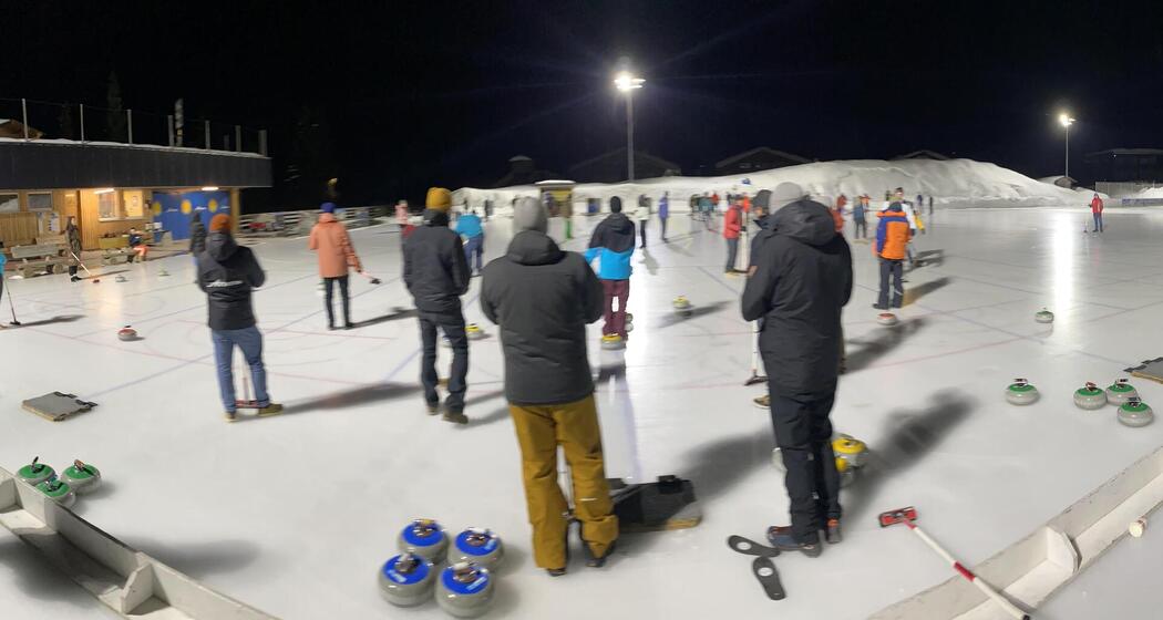 Curling: Grümpelturnier für Einheimische (gdl_899787260_image)