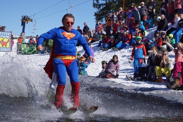 Waterslide (gdl_901080992_image)