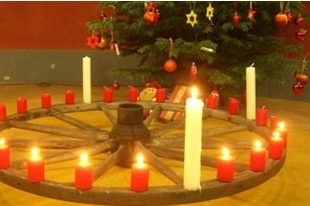 Adventsspiel: Die Erfindung des Adventskranzes (gdl_901134762_image)