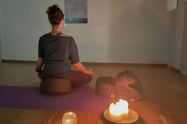 Gentle Yoga (gdl_901207419_image)