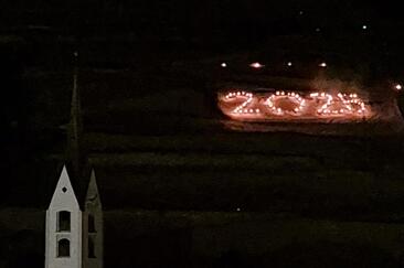 Neujahrsfackel-Abfahrt (gdl_901908378_image)