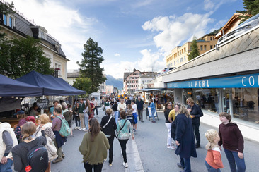 Laret-Market (gdl_903058173_image)