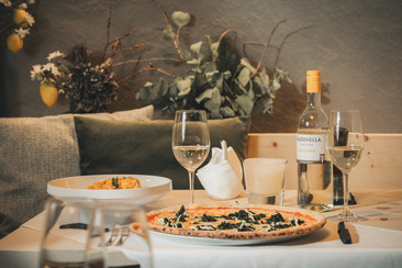 St. Moritz - Hotel Laudinella - Silvester in der Pizzeria CARUSO (gdl_903397386_image)