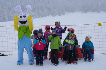 Children's ski day at the Bügls ski lift (gdl_903556478_image)
