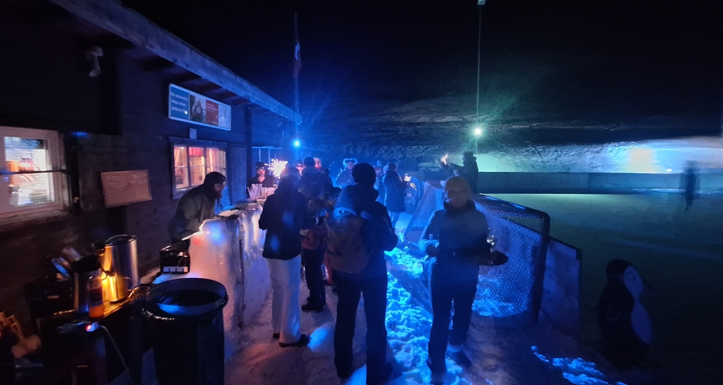 Silvesterdisco auf dem Eis (gdl_903739132_image)