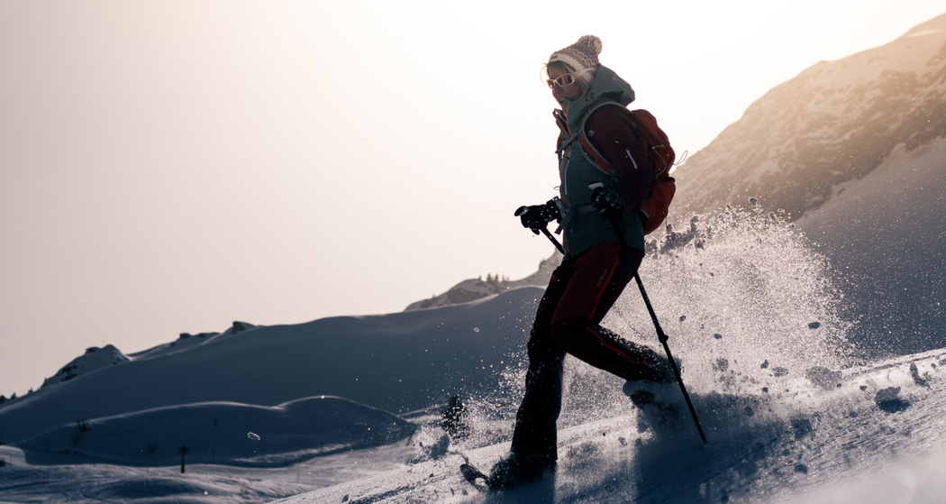 Sonnenaufgang-Schneeschuhtour in Lumnezia (gdl_904284061_image)