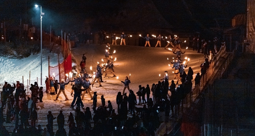 Fiaccolata, fuochi e cenone revival (gdl_904328583_image)