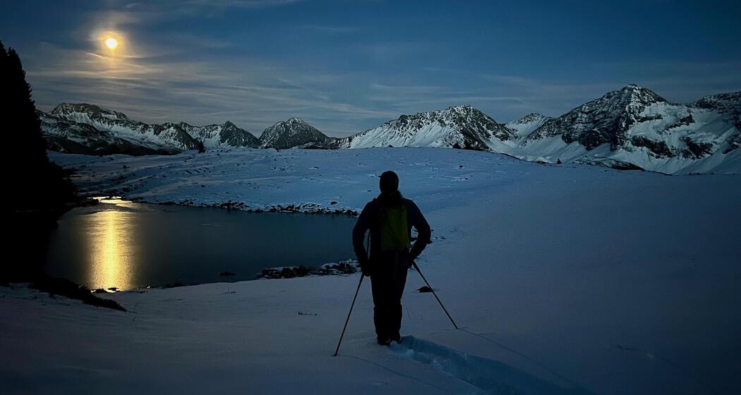 ArosaAkademie «Mondschein-Schneeschuh-Wanderung» (gdl_904856716_image)