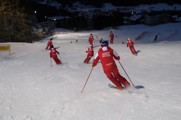 Family Snow Night Pontresina (gdl_904870260_image)