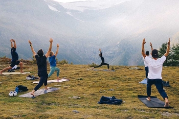 Yoga, Wandern oder Biken und Slow Food (gdl_905175288_image)