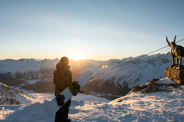 Piz Nair Sunrise Winter (gdl_905363316_image)