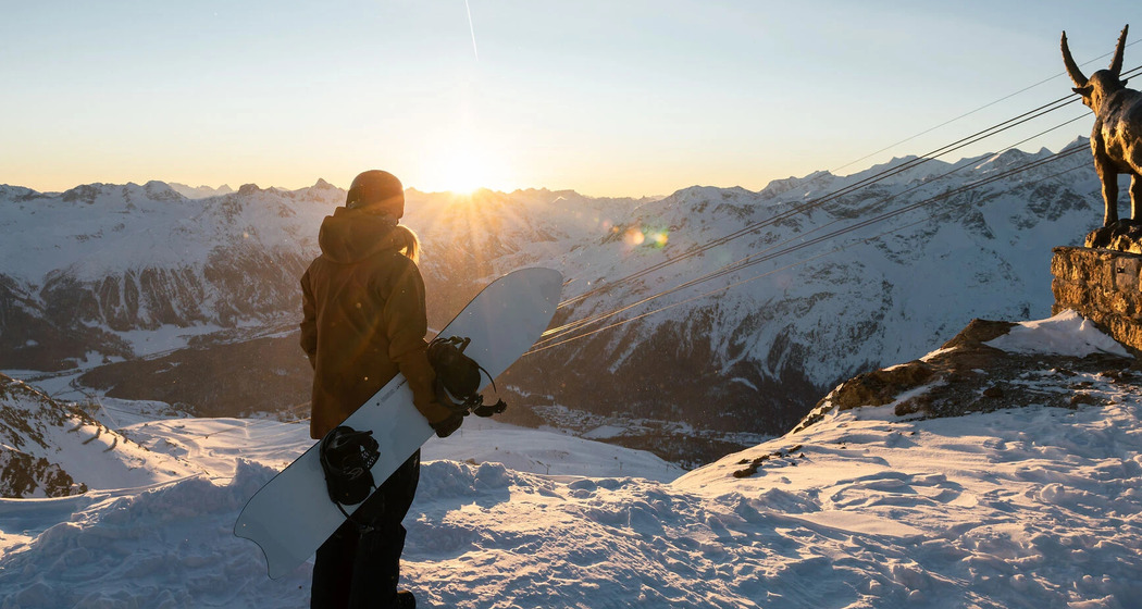 Piz Nair Sunrise Winter (gdl_905363316_image)