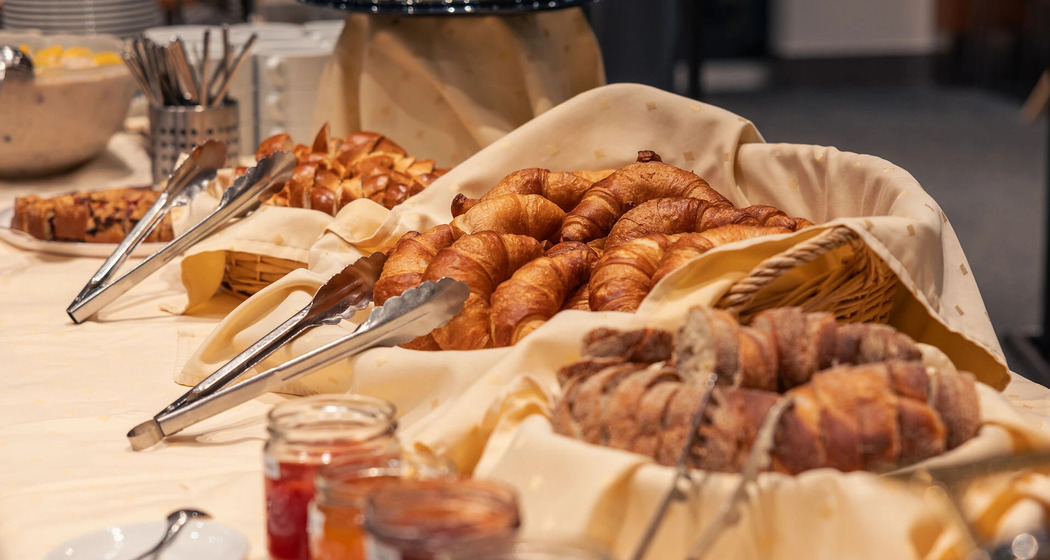 Piz Nair Sunrise Winter (gdl_905363319_image)