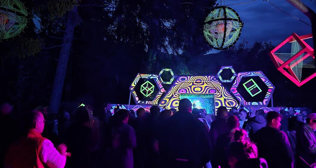 TANZ IM SAAL (gdl_905686418_image)