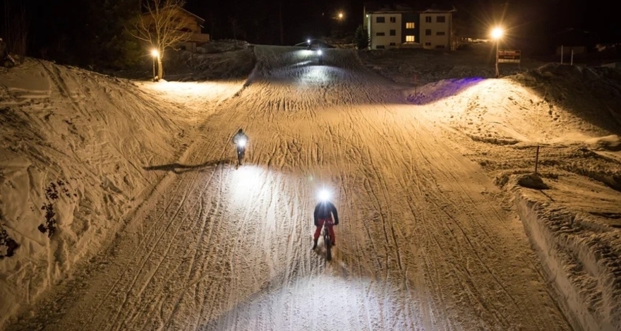 SnowBike NightRide (gdl_905833241_image)