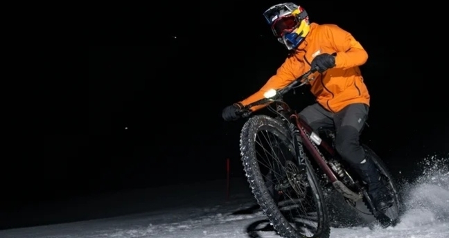 SnowBike NightRide (gdl_905833243_image)