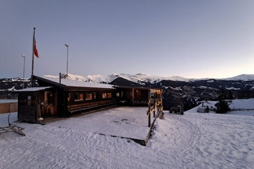 Köstlichkeiten aus aller Welt im Eisbahnhüttli (gdl_906814891_image)