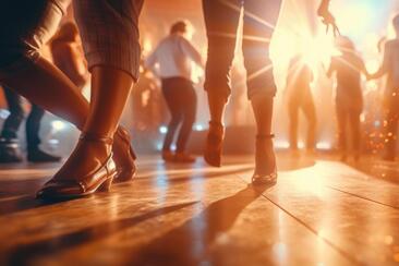 couples dance classes (gdl_907150527_image)