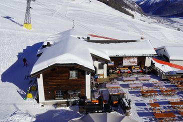 Live music and humor from Kitzbühel with Lois (gdl_907160395_image)