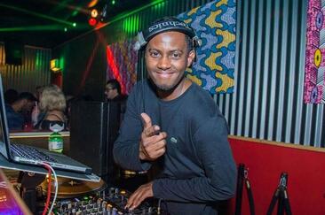 After dinner vibes mit G-Brown (gdl_907467801_image)