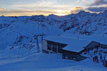 Neujahrsabfahrt (gdl_907811001_image)