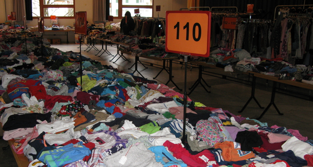 Verkauf Kinderkleider und Spielwaren (gdl_907811244_image)