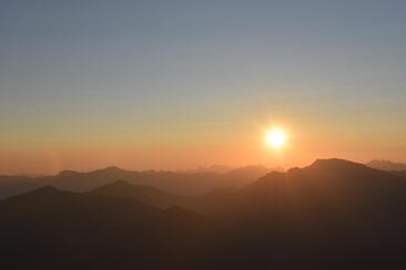 Sonnenaufgangswanderung auf das Aroser Weisshorn (gdl_907970817_image)