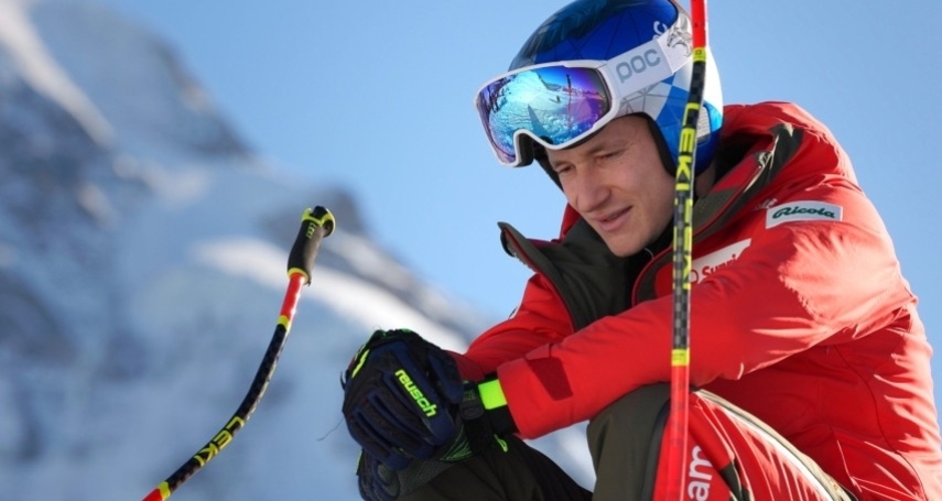 Downhill Skiers (gdl_908234728_image)